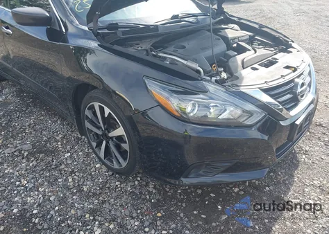 2018 Nissan Altima 2.5 Sr z USA, uszkodzony, nr VIN 1N4AL3AP5JC102618